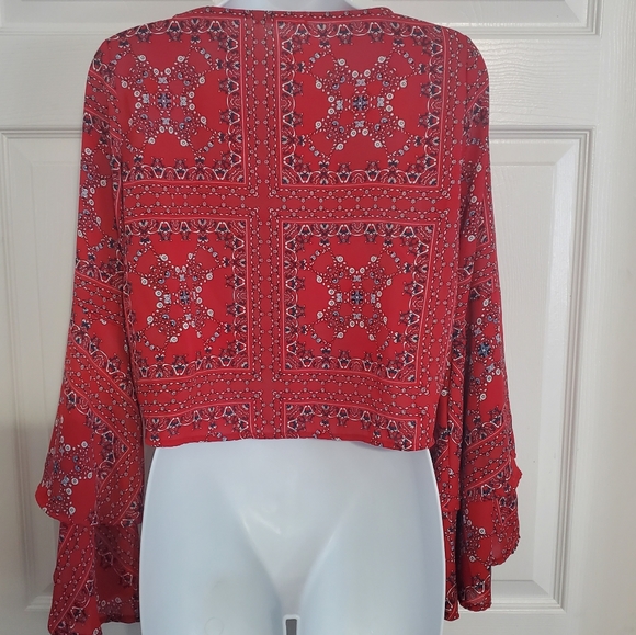 : Altar’d State MacKenzie Crop Top with double Bell Sleeves sz small red - Picture 9 of 9